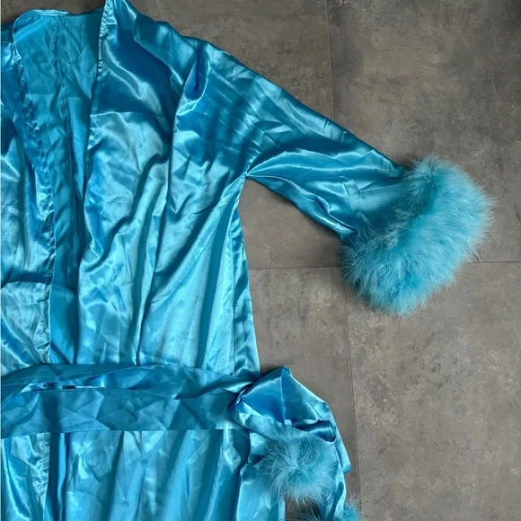 Blue Feather Robe - Picture 2 of 5